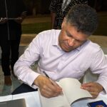 Frédéric Régent honoré à Vieux-Habitants. Ce lundi 26 mai 2025,